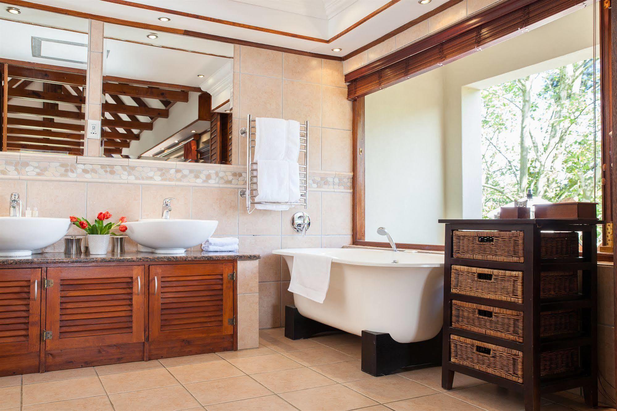 Banhoek Lodge Стеленбош Екстериор снимка